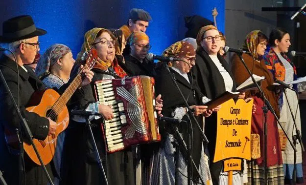Grupo de Dançares e Cantares
