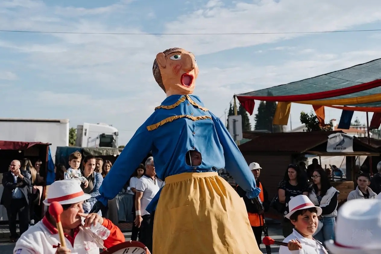 Amigos do Rufo — grupo de bombos da Associação Sermonde Cultural